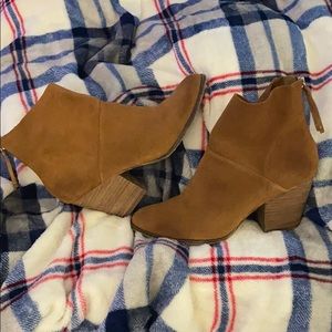 Heeled booties